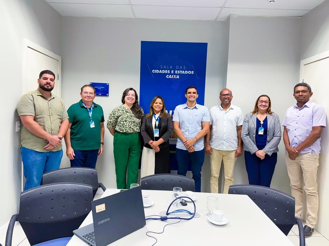 Prefeito Selindo Moura trata de obra de escola em reunião com a Caixa