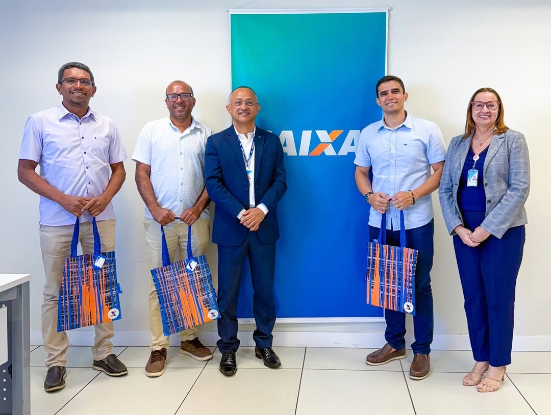 Prefeito Selindo Moura trata de obra de escola em reunião com a Caixa