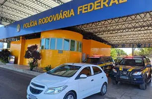 PRF recupera veículo roubado com sinais de adulteração na BR-230, em Floriano (Foto: Divulgação/PRF)