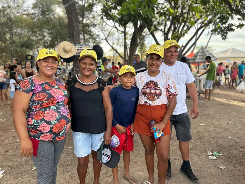 Tradicional corrida com cavalos empolga vaqueiros e moradores em Demerval Lobão