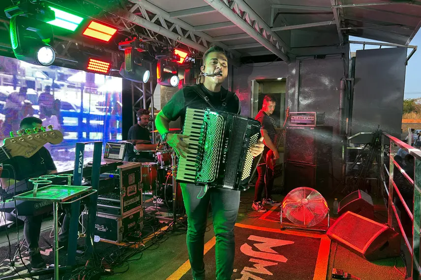 Tradicional corrida com cavalos empolga vaqueiros e moradores em Demerval Lobão