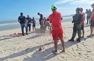 Turista é encontrado morto em área rasa da praia da Pedra do Sal, em Parnaíba (Foto: Divulgação/PMPI)