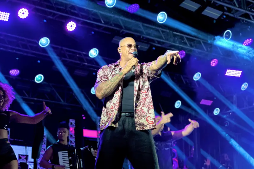 Urufolia 2025: primeira noite reúne multidão em Uruçuí ao som de Léo Santana