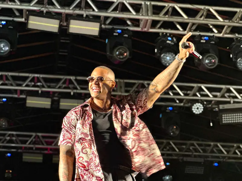 Urufolia 2025: primeira noite reúne multidão em Uruçuí ao som de Léo Santana