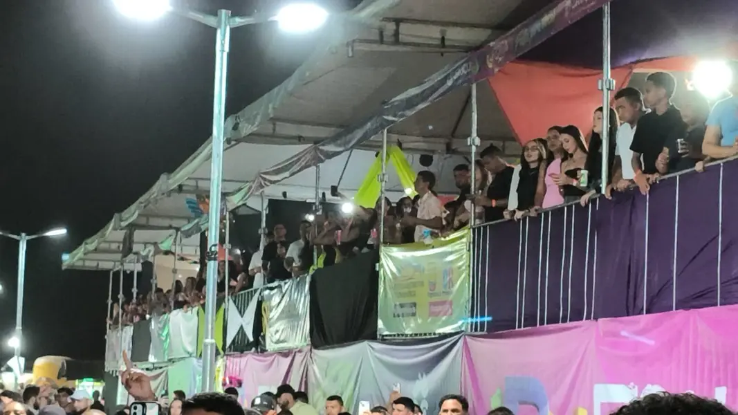 Urufolia 2025: primeira noite reúne multidão em Uruçuí ao som de Léo Santana