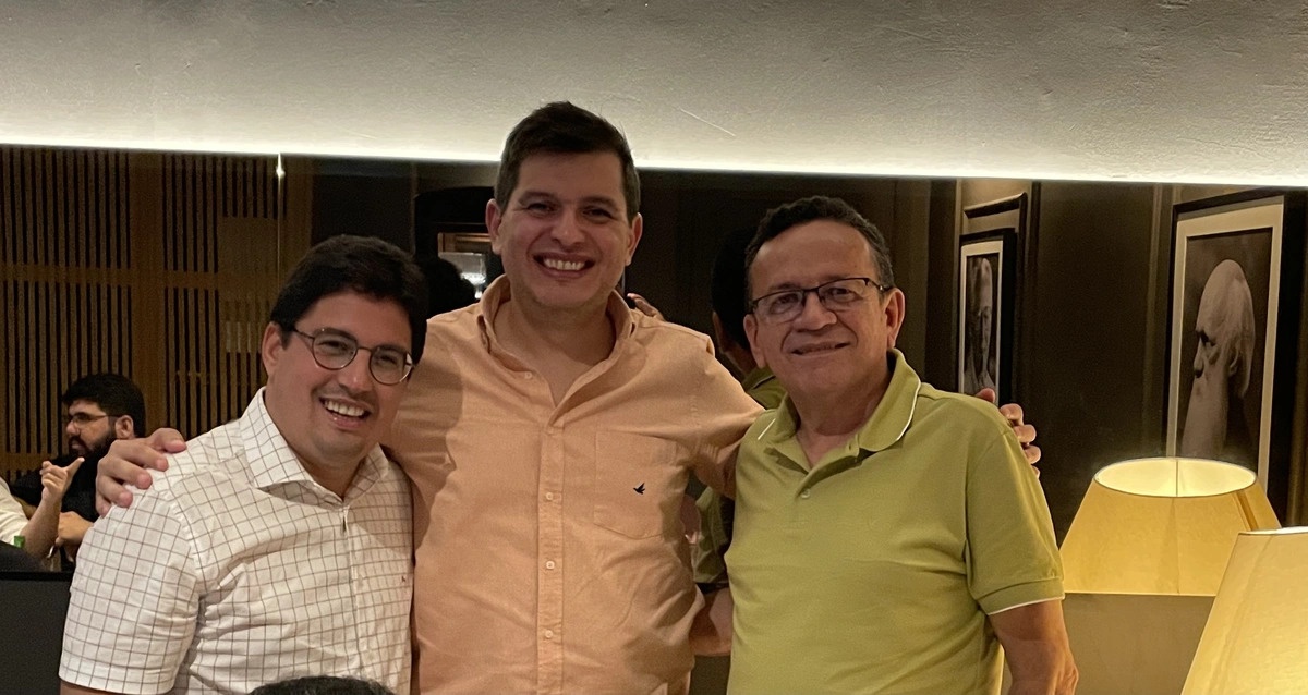 Advogado Carlos Júnior, conselheiro Marcelo Terto e presidente do TRE, Sebastião Martins.