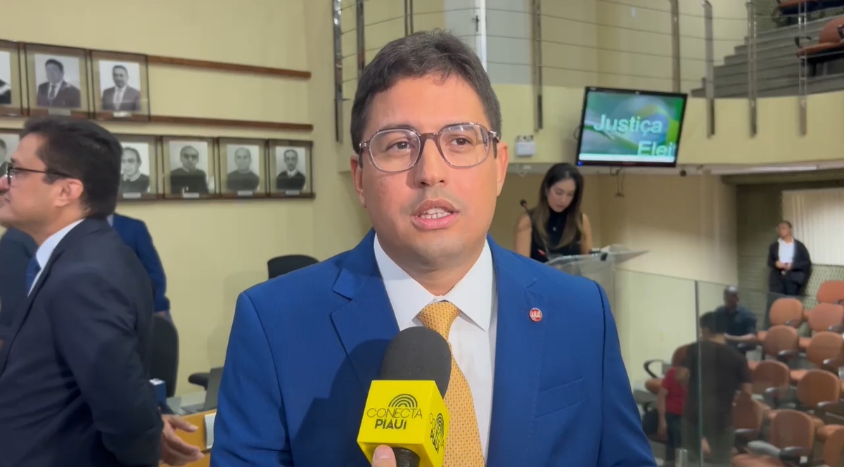 Advogado Carlos Júnior.