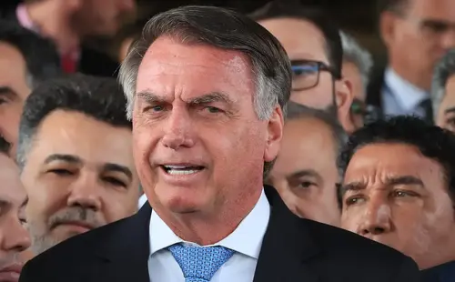 Bolsonaro nega participação em trama golpista e defesa pede absolvição no STF