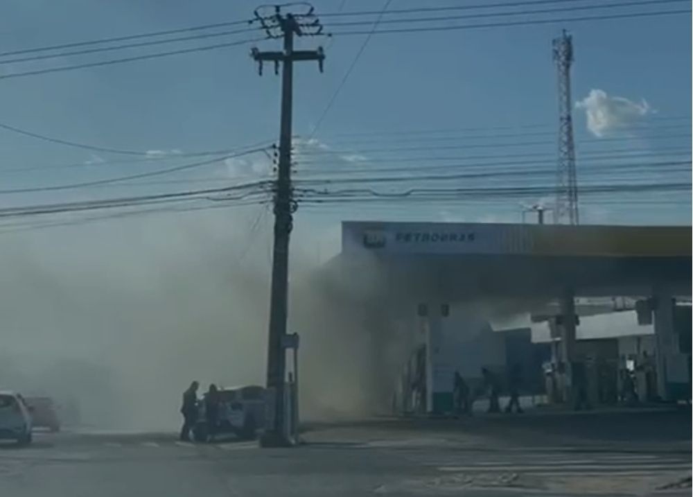 Bomba de combustível pega fogo em posto na zona Sul de Teresina