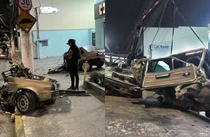 Carro parte ao meio em acidente em São Paulo; motorista e passageiro saem ilesos (Foto: Reprodução/X)