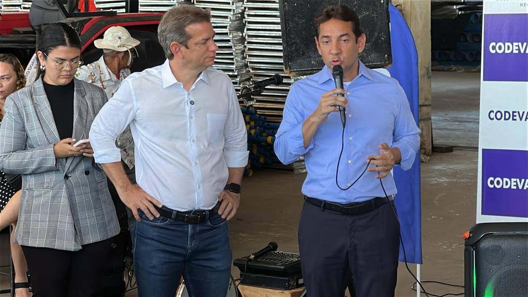 Codevasf realiza mega entrega a 35 municípios piauienses