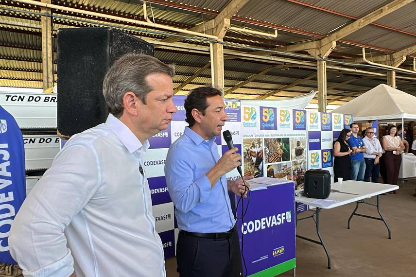 Codevasf realiza mega entrega a 35 municípios piauienses Codevasf realiza mega entrega a 35 municípios piauienses