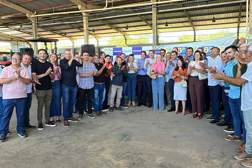 Codevasf realiza mega entrega a 35 municípios piauienses Codevasf realiza mega entrega a 35 municípios piauienses