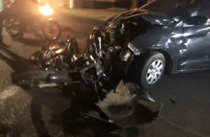 Colisão entre carro e moto deixa jovem gravemente ferido na zona Norte de Teresina (Foto: Reprodução)