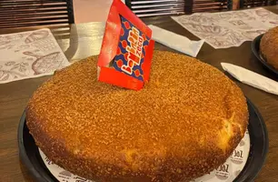 Conheça a bomba gigante de Teresina: 3,5 kg de sabor e tradição no Empório do Zeca (Foto: Conecta Piauí/Anna Flávia)