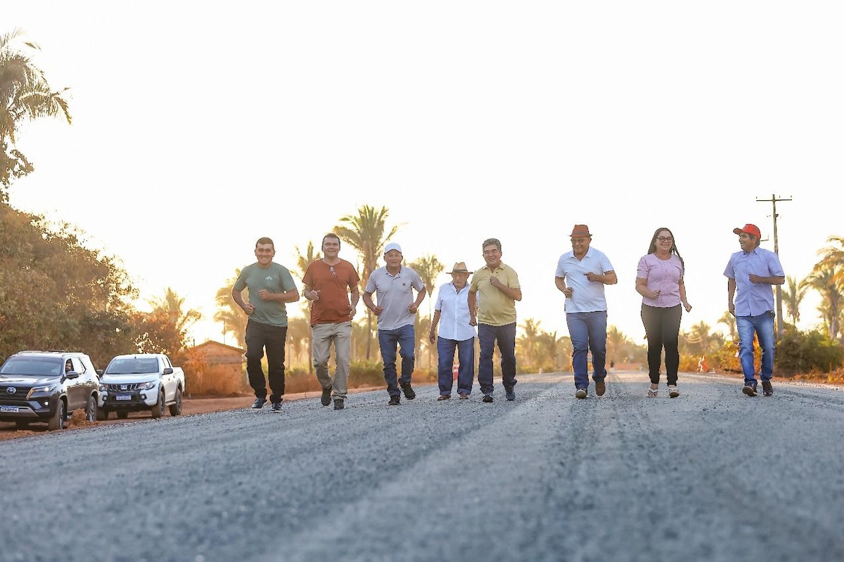Deputado Limma comemora conclusão da estrada asfáltica entre São João do Arraial e Matias Olímpio