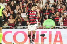 Flamengo goleia Vitória por 8 a 0 no Maracanã em rodada do Brasileirão