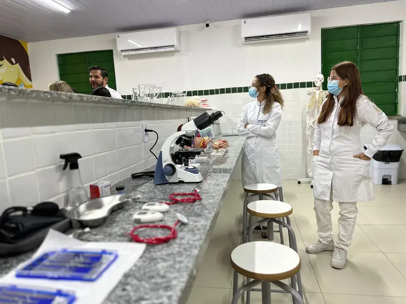 Governador entrega escola de tempo integral e visita obras em São Raimundo Nonato