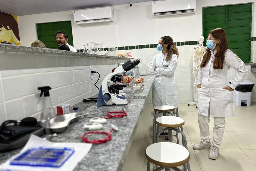 Governador entrega escola de tempo integral e visita obras em São Raimundo Nonato Governador entrega escola de tempo integral e visita obras em São Raimundo Nonato