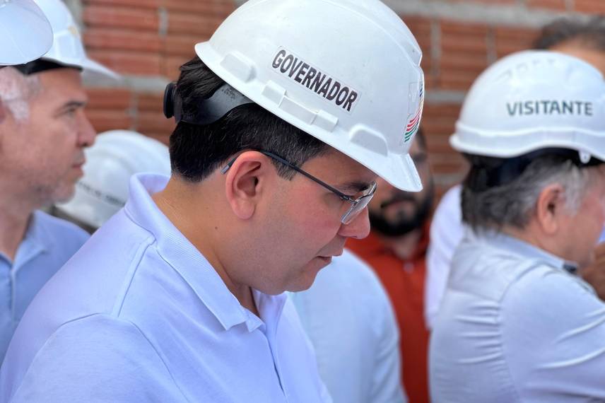 Governador entrega escola de tempo integral e visita obras em São Raimundo Nonato Governador entrega escola de tempo integral e visita obras em São Raimundo Nonato