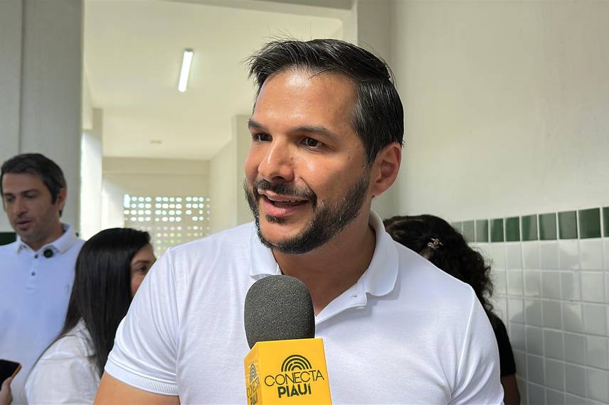 Governador entrega escola de tempo integral e visita obras em São Raimundo Nonato Governador entrega escola de tempo integral e visita obras em São Raimundo Nonato