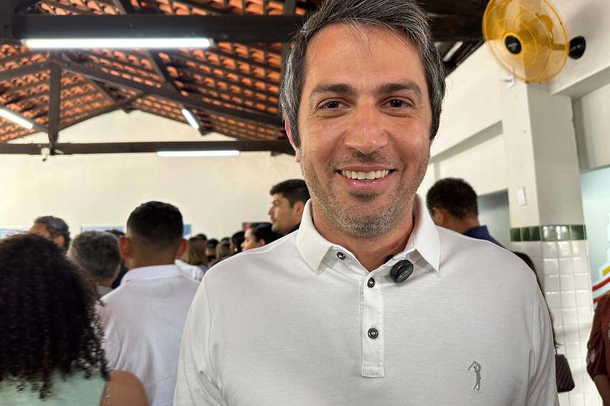 Governador entrega escola de tempo integral e visita obras em São Raimundo Nonato Governador entrega escola de tempo integral e visita obras em São Raimundo Nonato