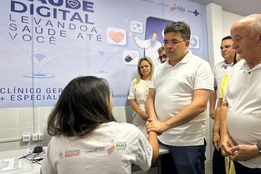 Governador entrega escola de tempo integral e visita obras em São Raimundo Nonato Governador entrega escola de tempo integral e visita obras em São Raimundo Nonato