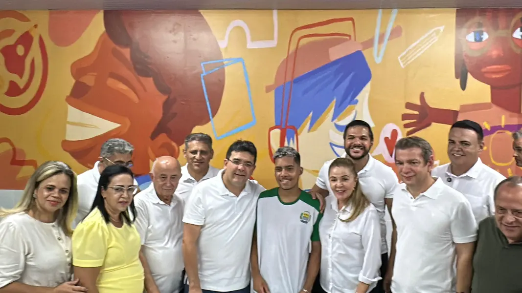 Governador entrega escola de tempo integral e visita obras em São Raimundo Nonato