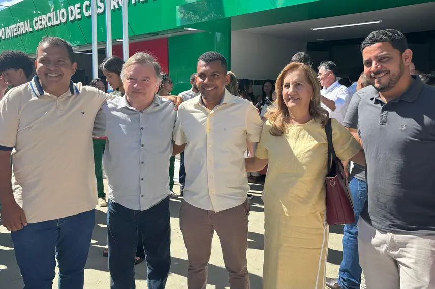 Governador entrega escola de tempo integral e visita obras em São Raimundo Nonato
