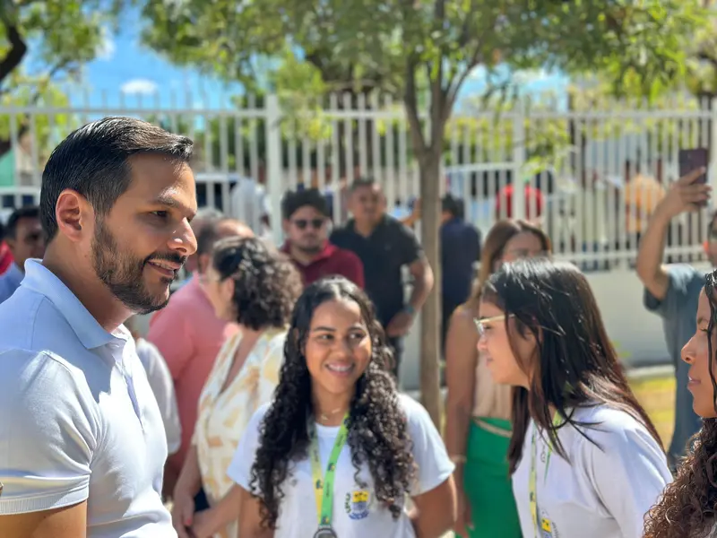 Governador entrega escola de tempo integral e visita obras em São Raimundo Nonato