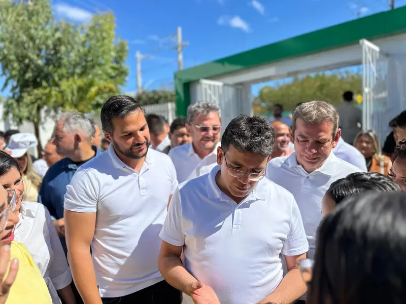 Governador entrega escola de tempo integral e visita obras em São Raimundo Nonato