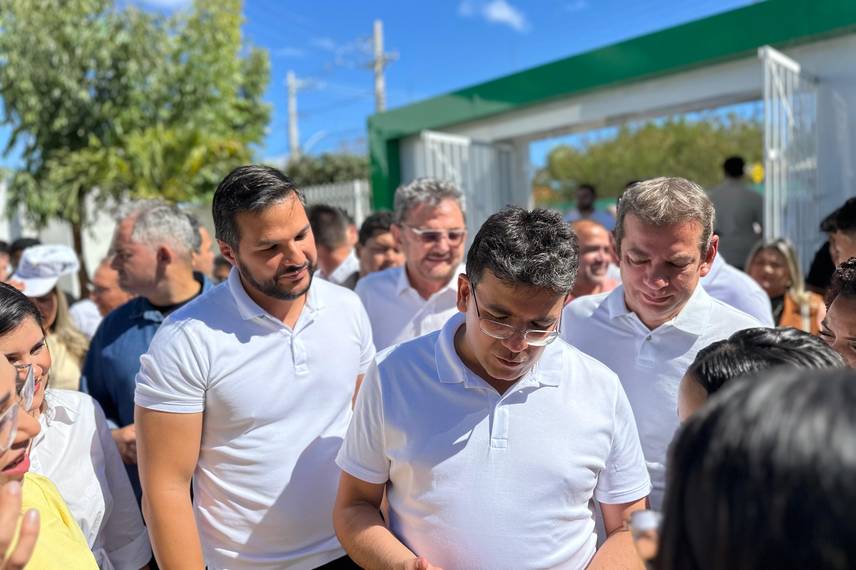 Governador entrega escola de tempo integral e visita obras em São Raimundo Nonato Governador entrega escola de tempo integral e visita obras em São Raimundo Nonato