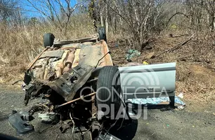 Homem morre após colisão entre Scania e carro na BR-316, em Elesbão Veloso (Foto: Cecília Brandão / Conecta Piauí)