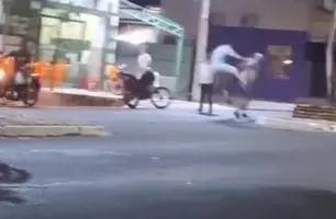 Idoso agredido a pontapés em Timon já foi localizado e caso será investigado (Foto: Reprodução)