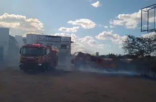 Incêndio atinge caminhão próximo ao Mercado do Peixe, na zona Sudeste de Teresina (Foto: Reprodução)