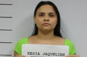 Investigada por crimes ligados ao namorado de vereadora é presa em Teresina (Foto: Divulgação/DENARC)