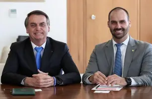 Jair Bolsonaro e Eduardo Bolsonaro (Foto: Marcos Corrêa/PR)