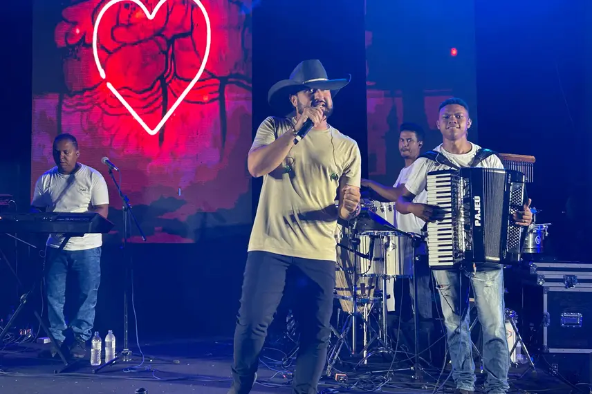 Júnior Macêdo, do Imepi, prestigia 1ª etapa do Campeonato Piauiense de Vaquejada