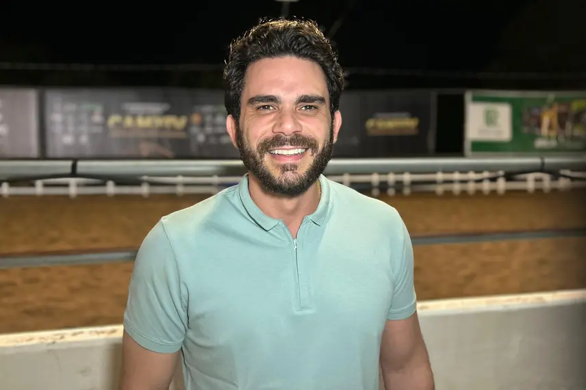 Júnior Macêdo, do Imepi, prestigia 1ª etapa do Campeonato Piauiense de Vaquejada