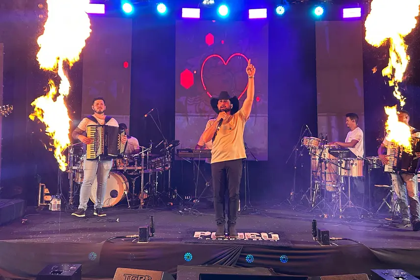 Júnior Macêdo, do Imepi, prestigia 1ª etapa do Campeonato Piauiense de Vaquejada