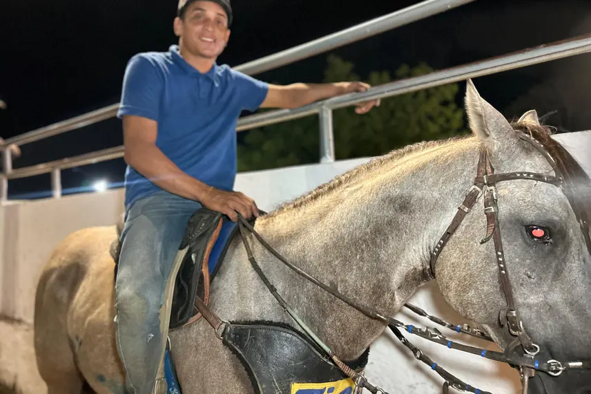 Júnior Macêdo, do Imepi, prestigia 1ª etapa do Campeonato Piauiense de Vaquejada