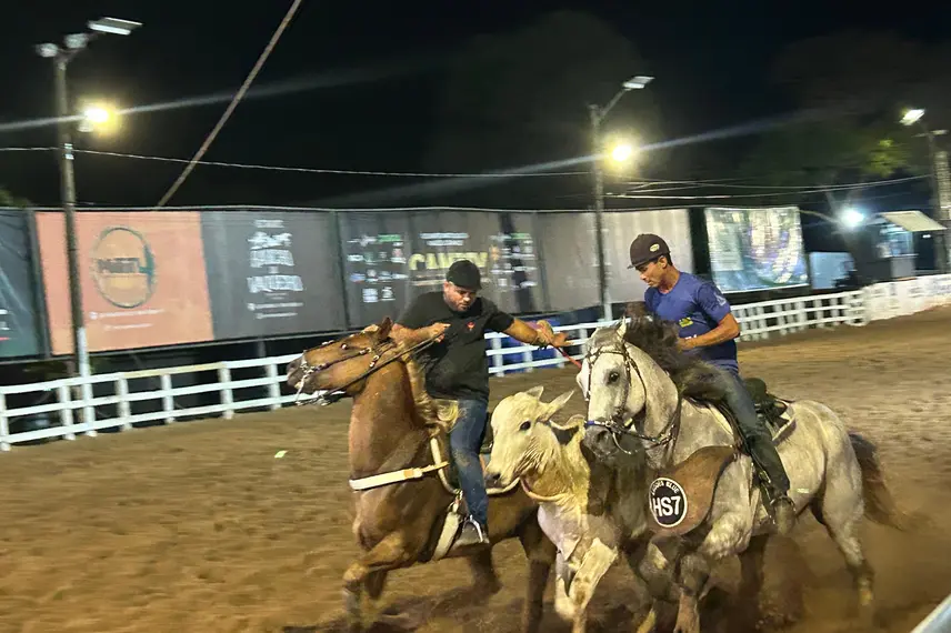 Júnior Macêdo, do Imepi, prestigia 1ª etapa do Campeonato Piauiense de Vaquejada