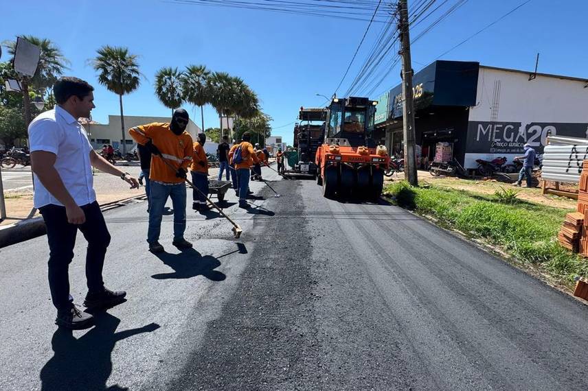 Leo Sobral e prefeito de José de Freitas visitam obras da Travessia Urbana Leo Sobral e prefeito de José de Freitas visitam obras da Travessia Urbana