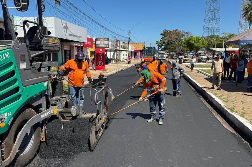 Leo Sobral e prefeito de José de Freitas visitam obras da Travessia Urbana Leo Sobral e prefeito de José de Freitas visitam obras da Travessia Urbana
