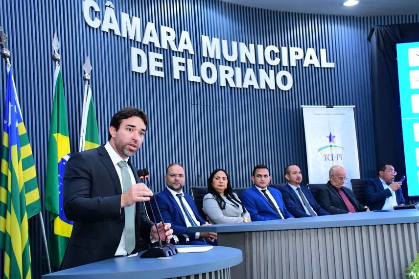 Marden Menezes participa de Encontro Regional de Vereadores em Floriano Marden Menezes participa de Encontro Regional de Vereadores em Floriano