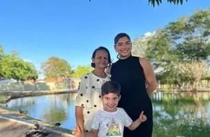 Moradora do Parque da Cidadania, Dona Nasaré viu o espaço crescer e se transformar (Foto: Conecta Piauí/Joseph Silva)