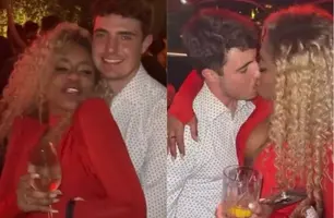 Novo casal? Cariúcha e João Augusto, filho de Gugu, são flagrados aos beijos (Foto: Reprodução)