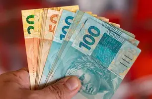 O pagamento dos servidores da prefeitura de Timon (Foto: Reprodução)