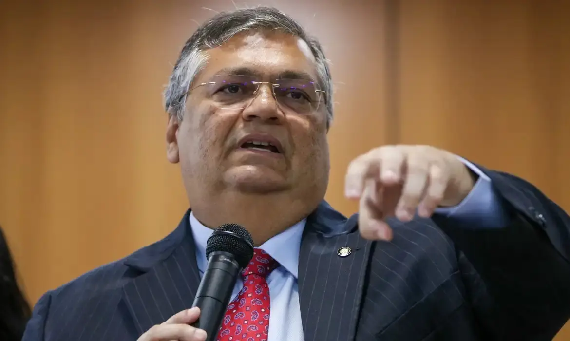 “O Supremo não pode ceder a coações, chantagens, ameaças", diz Flávio Dino