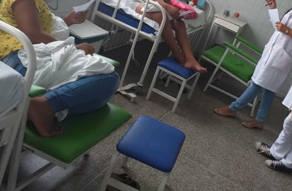 Pacientes denunciam falta de lençóis e macas em hospital de Teresina
